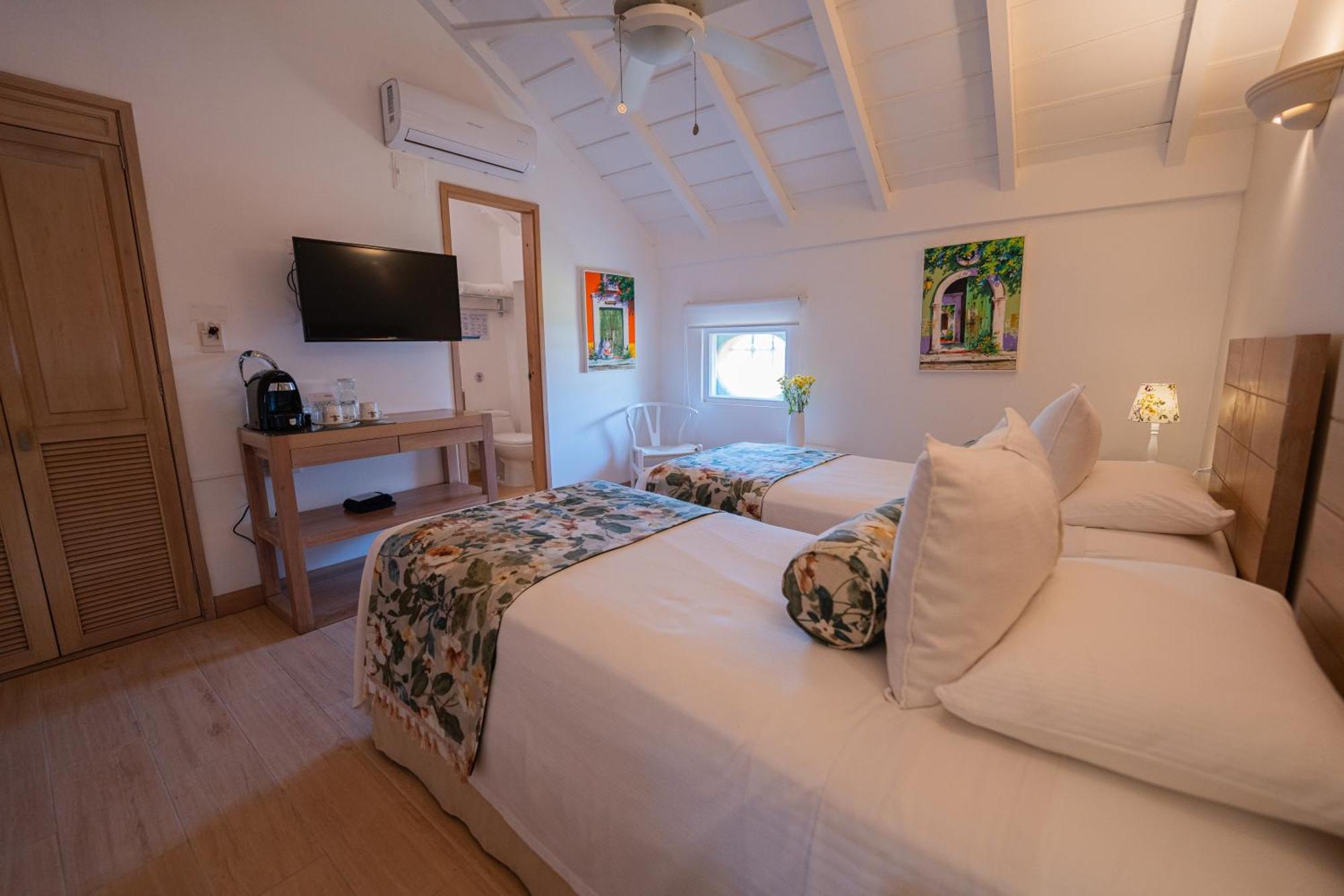 La Fe (adults Only) Bed & Breakfast