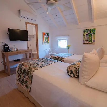 La Fe (adults Only) Bed & Breakfast