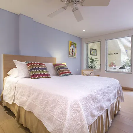 La Fe (adults Only) Bed & Breakfast